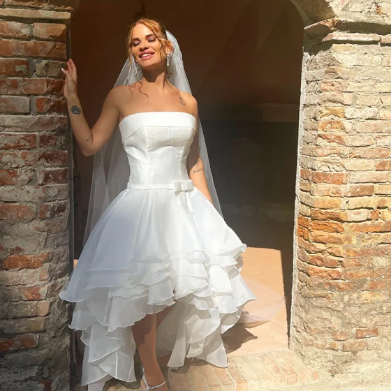 abito da sposa corto davanti