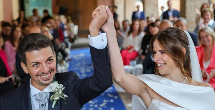 Fotografo matrimonio Lombardia. Omaggio scenografia taglio della torta.