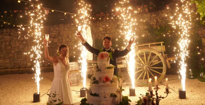 Fotografo matrimonio Lombardia. Omaggio scenografia taglio della torta.